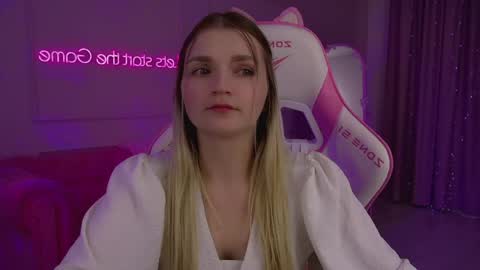 annyraii online show from March 19, 2026, 6:06 am