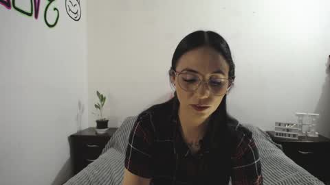 Snapshot of annyroberts_89 chatting on December 24, 2024, 12:00 am Anny online show from December 24, 2024, 12:00 am