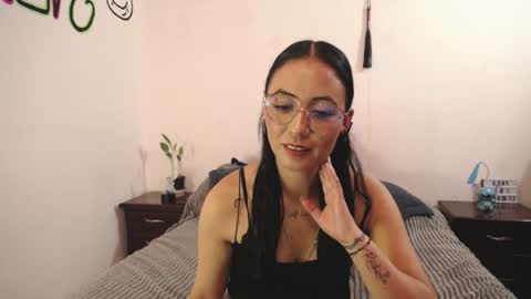 Snapshot of annyroberts_89 chatting on February 9, 2025, 3:00 am Anny online show from February 9, 2025, 3:00 am
