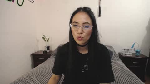 Snapshot of annyroberts_89 chatting on February 13, 2025, 12:24 am Anny online show from February 13, 2025, 12:24 am