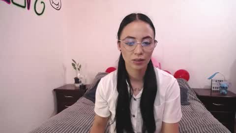Snapshot of annyroberts_89 chatting on February 16, 2025, 10:43 pm Anny online show from February 16, 2025, 10:43 pm