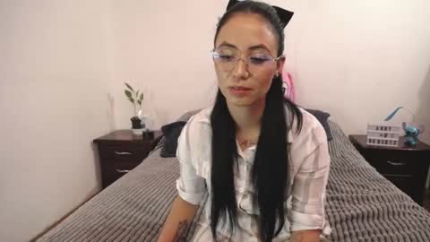 Snapshot of annyroberts_89 chatting on February 22, 2025, 11:24 pm Anny online show from February 22, 2025, 11:24 pm