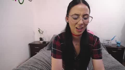 Snapshot of annyroberts_89 chatting on February 25, 2025, 11:44 pm Anny online show from February 25, 2025, 11:44 pm