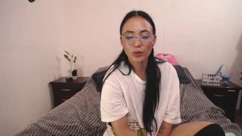 Snapshot of annyroberts_89 chatting on March 1, 2025, 2:04 am Anny online show from March 1, 2025, 2:04 am