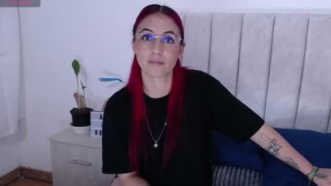 Snapshot of annyroberts_89 chatting on September 13, 2025, 11:26 pm Anny online show from September 13, 2025, 11:26 pm