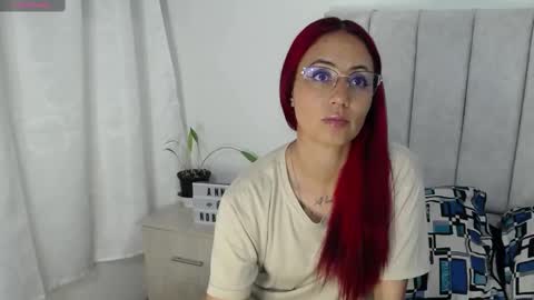 Snapshot of annyroberts_89 chatting on October 7, 2025, 3:36 am Anny online show from October 7, 2025, 3:36 am