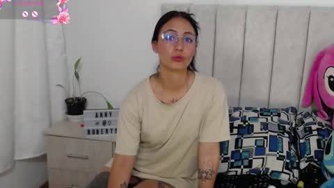 Snapshot of annyroberts_89 chatting on October 18, 2025, 11:11 am Anny online show from October 18, 2025, 11:11 am
