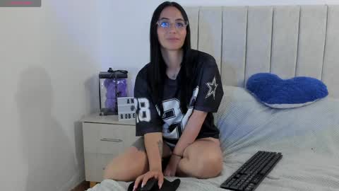 Anny online show from April 28, 2026, 5:18 pm