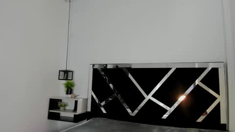 Anny online show from March 11, 2025, 9:48 pm