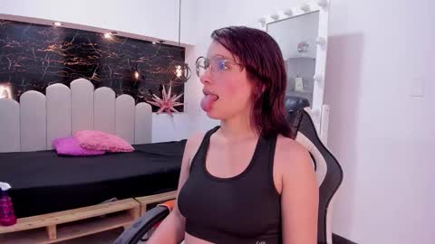 Anny online show from November 24, 2025, 8:30 pm