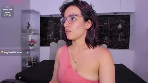 Anny online show from December 15, 2025, 8:02 pm