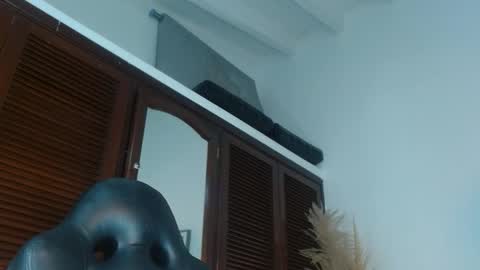 annyrusso online show from March 10, 2026, 10:48 pm