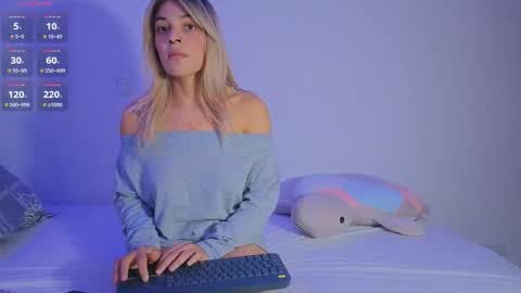 Snapshot of annysatin chatting on October 21, 2025, 9:48 pm Anny online show from October 21, 2025, 9:48 pm