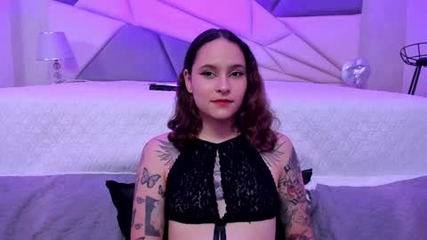 AnnyT online show from January 24, 2025, 8:22 pm