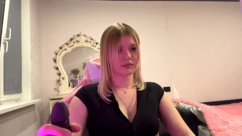 annyvibess online show from May 17, 2026, 7:10 pm