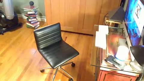 Snapshot of anoaklawnguy chatting on April 19, 2026, 2:05 pm anoaklawnguy online show from April 19, 2026, 2:05 pm