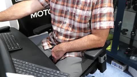 D online show from October 7, 2025, 12:35 pm