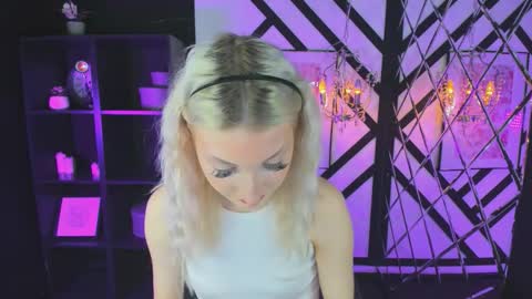 Anora online show from December 22, 2025, 12:24 pm