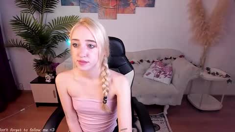 Anora online show from October 15, 2025, 8:14 am