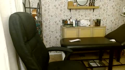 Answer4242 online show from September 28, 2025, 6:19 am