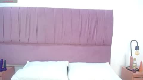 Anthonelaa   online show from February 23, 2025, 1:10 pm