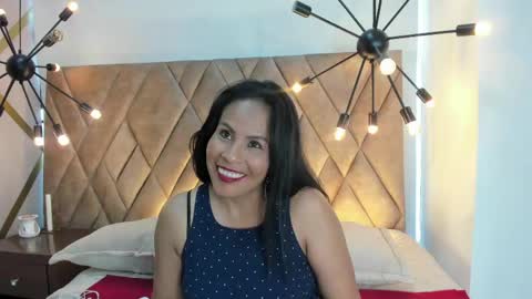 Anthonelaa   online show from May 5, 2026, 9:45 pm