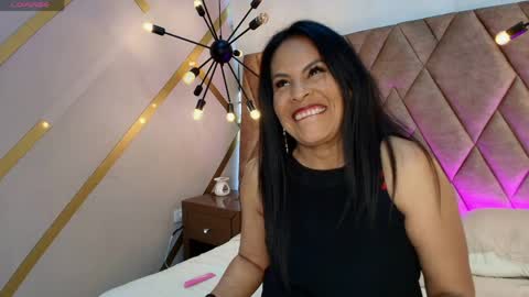 Anthonelaa   online show from May 8, 2026, 8:58 pm