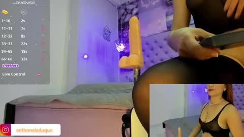 anthonelaDuque online show from December 2, 2024, 12:40 pm