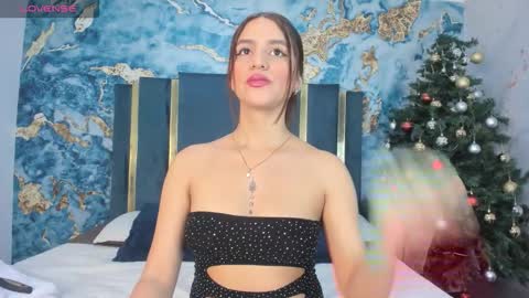 anthonelaDuque online show from January 17, 2026, 12:10 pm