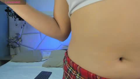 anthonelaDuque online show from March 24, 2026, 12:21 pm