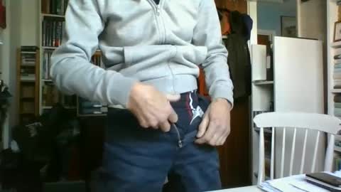 anthonyxxaa online show from February 6, 2025, 10:04 am