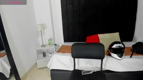 Snapshot of anthoy_wayans chatting on December 11, 2024, 3:02 am       online show from December 11, 2024, 3:02 am