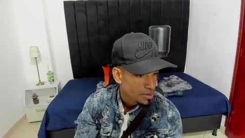 Snapshot of anthoy_wayans chatting on December 18, 2024, 11:40 pm       online show from December 18, 2024, 11:40 pm