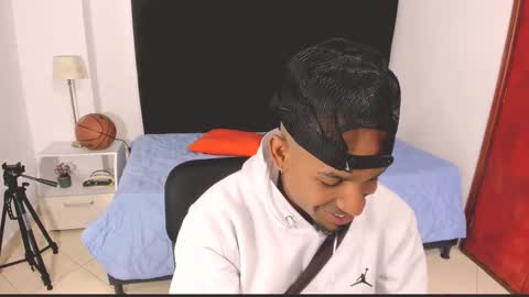 Snapshot of anthoy_wayans chatting on October 11, 2025, 12:32 am       online show from October 11, 2025, 12:32 am