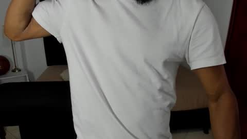 Snapshot of anthoy_wayans chatting on October 21, 2025, 12:22 am       online show from October 21, 2025, 12:22 am