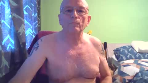 Snapshot of antmatt2025 chatting on October 3, 2025, 3:42 pm antmatt2025 online show from October 3, 2025, 3:42 pm