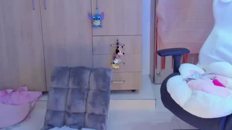 Snapshot of anto_sweet18 chatting on April 25, 2026, 12:13 am My birthday is on december 2nd surprise me with a gift from my amazonlist online show from April 25, 2026, 12:13 am