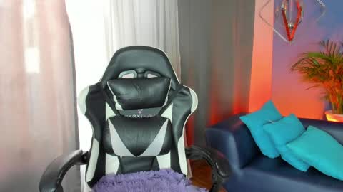 Antonella online show from April 24, 2026, 8:44 pm