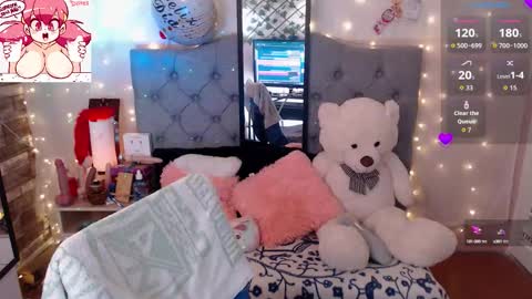 Snapshot of antolyh_c chatting on September 16, 2025, 12:17 pm antolyh_c online show from September 16, 2025, 12:17 pm