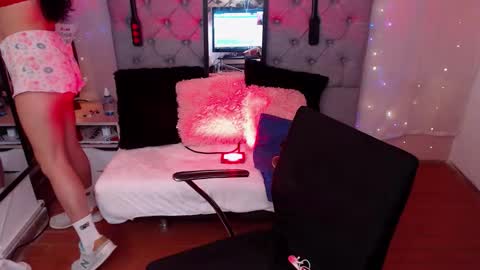 antolyh_c online show from February 9, 2026, 4:11 pm