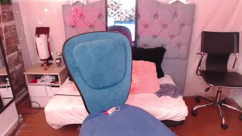 antolyh_c online show from March 20, 2026, 2:11 pm