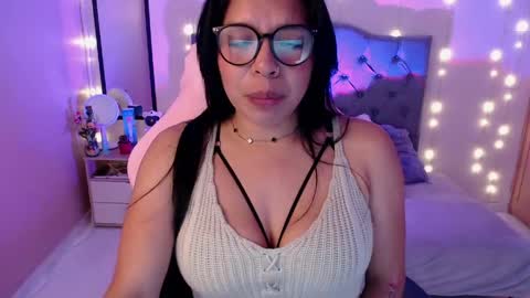 antolyh_c online show from May 11, 2026, 1:39 pm