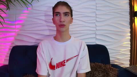 anton__monacu online show from December 22, 2025, 11:29 am