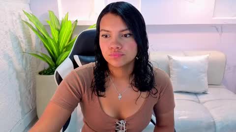Antonela online show from September 17, 2025, 12:40 pm