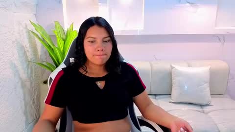 Snapshot of antonela_tp chatting on September 19, 2025, 12:28 pm Antonela online show from September 19, 2025, 12:28 pm