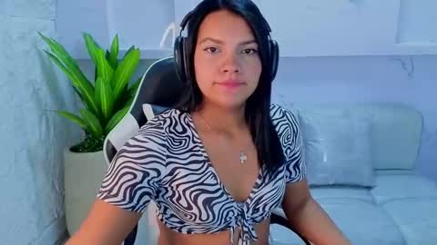 Snapshot of antonela_tp chatting on September 22, 2025, 1:02 pm Antonela online show from September 22, 2025, 1:02 pm