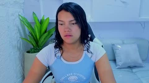 Snapshot of antonela_tp chatting on September 24, 2025, 1:03 pm Antonela online show from September 24, 2025, 1:03 pm