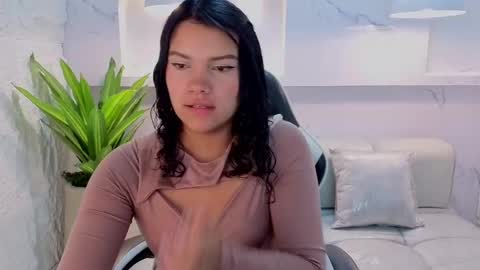 Snapshot of antonela_tp chatting on October 2, 2025, 12:45 pm Antonela online show from October 2, 2025, 12:45 pm