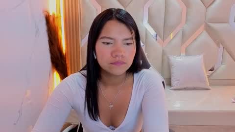 Snapshot of antonela_tp chatting on October 13, 2025, 12:49 pm Antonela online show from October 13, 2025, 12:49 pm