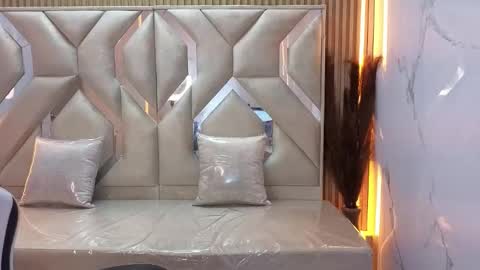 Snapshot of antonela_tp chatting on October 28, 2025, 12:52 pm Antonela online show from October 28, 2025, 12:52 pm